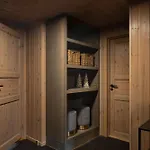 In Out Family Cabin, 12 Beds, 4br, 2 Bath, 2 Wc, Sauna, Wifi, Wash Dryer, Free Parking, Vestlia Prime, Easy Train Or Car, Oslo, Bergen, Walk To *