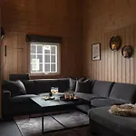 In Out Family Cabin, 12 Beds, 4br, 2 Bath, 2 Wc, Sauna, Wifi, Wash Dryer, Free Parking, Vestlia Prime, Easy Train Or Car, Oslo, Bergen, Walk To *