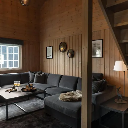 4-bedroom Ski-in Family At Geilolia Hyttetun Holiday home