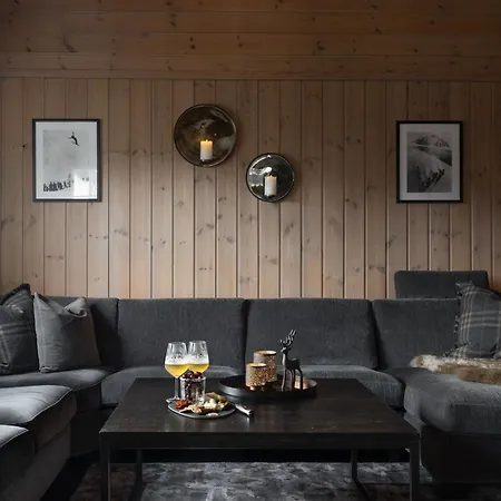 Holiday home 4-bedroom Ski-in Family At Geilolia Hyttetun *