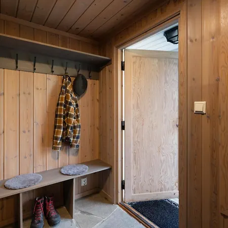 And Bike In Out Family Vestlia, 4br, 2bath, 2wc, Sauna, Free Wifi & Parking, Sommerpark & Beach, Walk To Shops & Train Oslo Bergen Geilo