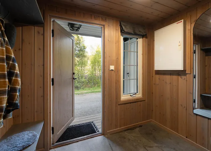 Geilo Ski In Ski Out, 4 Bedroom Family Cabin, 12 Guests, Sauna, Vestlia Prime, Easy Walk To Center And Train, Free Wifi, Private Parking *