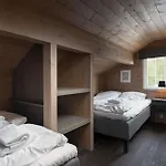 In Out Family Cabin, 12 Beds, 4br, 2 Bath, 2 Wc, Sauna, Wifi, Wash Dryer, Free Parking, Vestlia Prime, Easy Train Or Car, Oslo, Bergen, Walk To Geilo