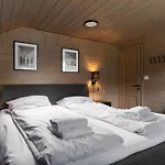 Nyaraló In Out Family Cabin, 12 Beds, 4br, 2 Bath, 2 Wc, Sauna, Wifi, Wash Dryer, Free Parking, Vestlia Prime, Easy Train Or Car, Oslo, Bergen, Walk To Geilo